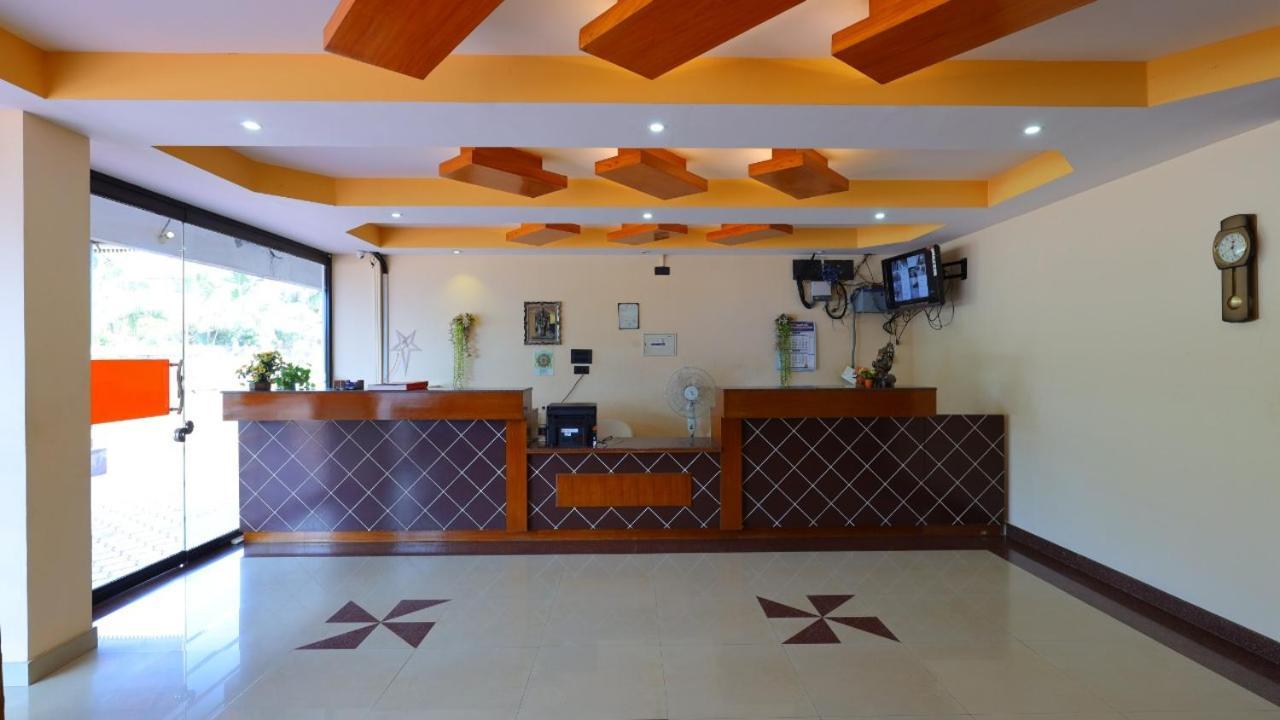 Wadakkanchery Kukuresidency酒店 外观 照片